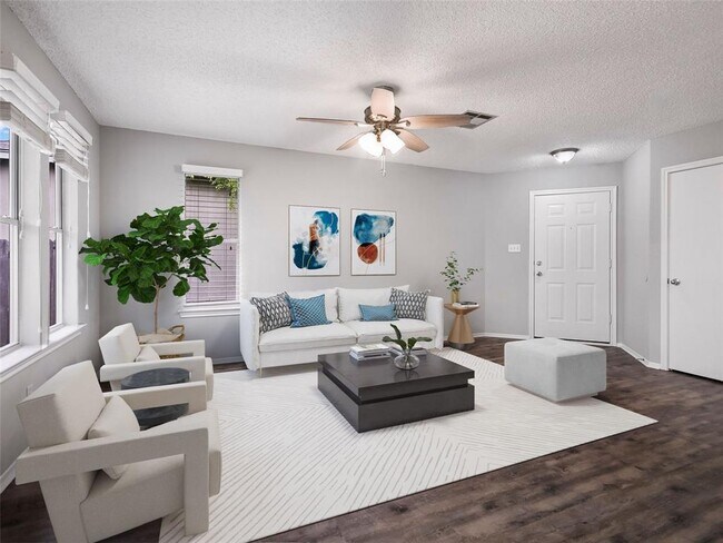 Building Photo - 1411 Hollow Tree Blvd