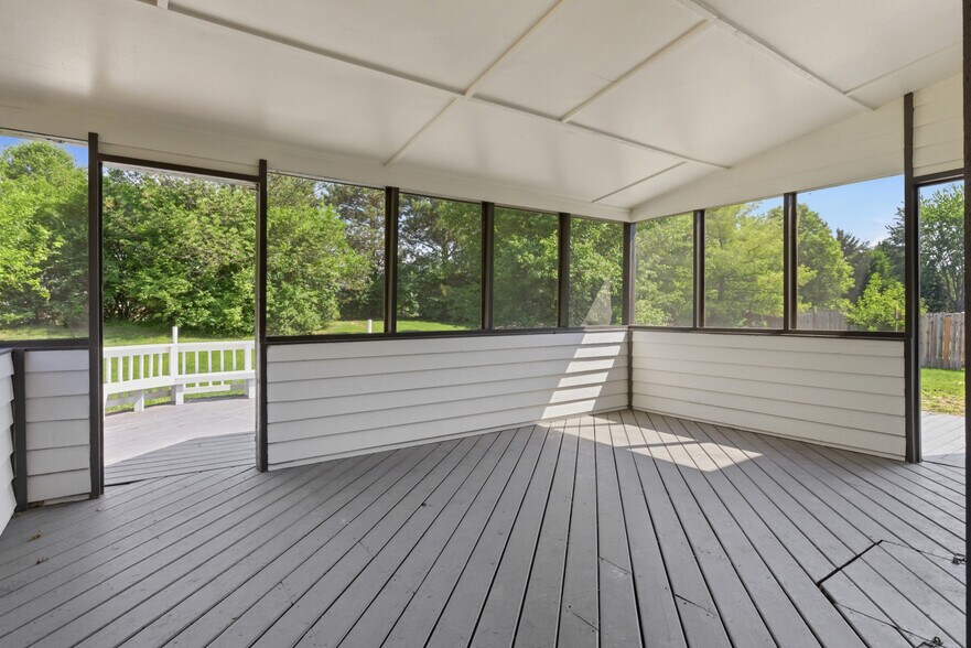 Building Photo - 10516 Beacon Ln