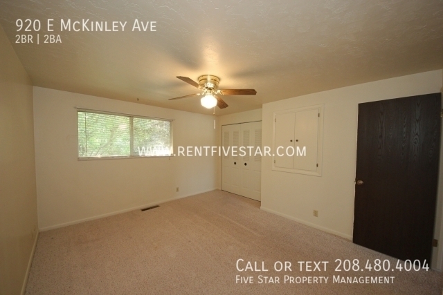 Building Photo - Spacious McKinley Townhome Available! Visi...