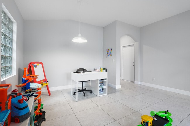 Building Photo - 6791 Lantern Key Dr