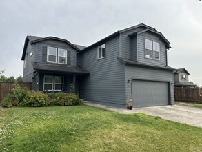 Building Photo - Newer Home In Northeast Albany! Nearly 2500 sq ft, 3 Bedrooms with 3 Baths