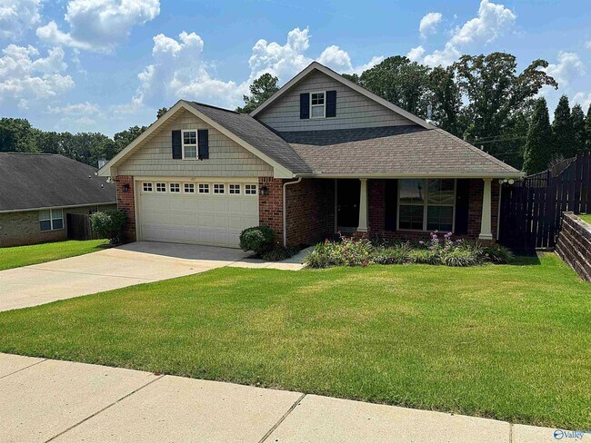 Primary Photo - 105 Oak Shade Dr