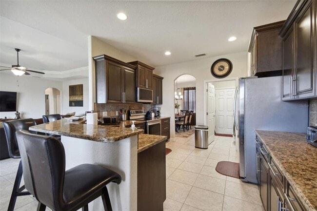 Building Photo - 6841 Bushnell Dr