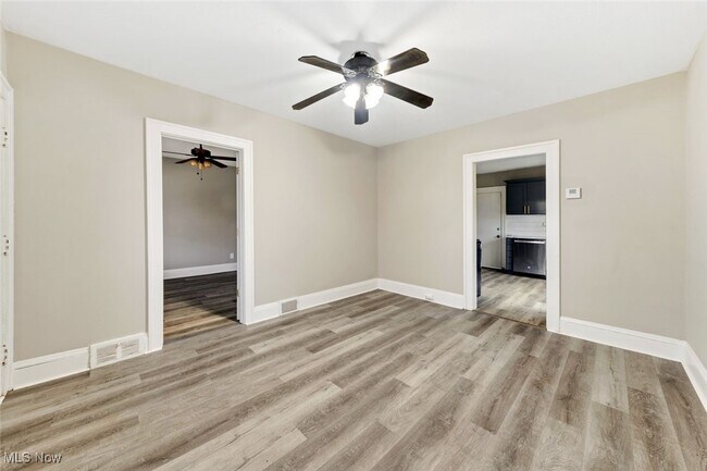 Building Photo - 2233 Bunts Rd