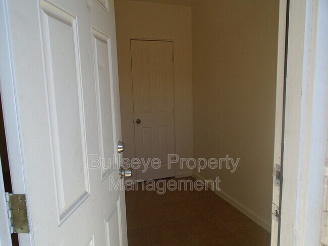 Building Photo - 303 W Highland Ave