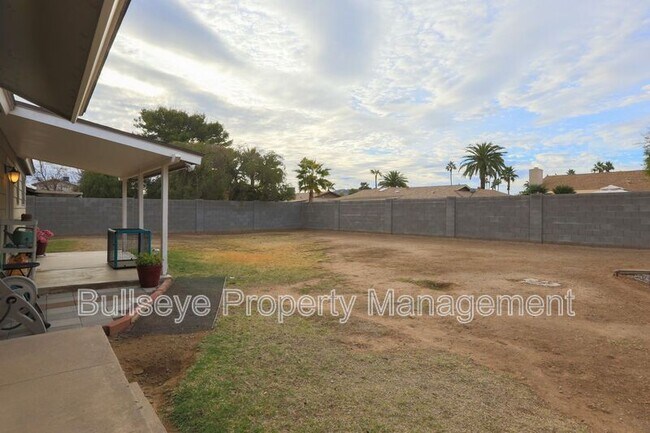 Building Photo - 2845 E Sierra St