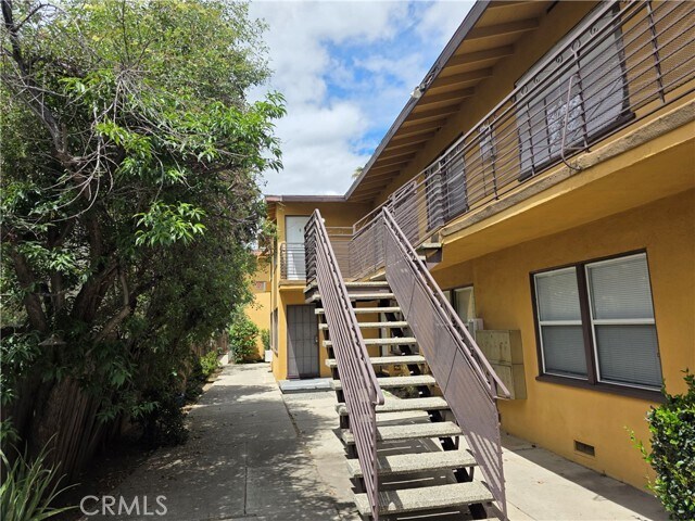 Building Photo - 8706 Parthenia Pl