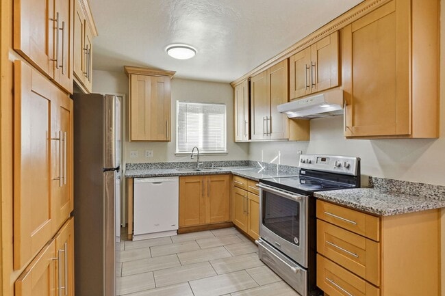 Building Photo - 1559 S Wolfe Rd