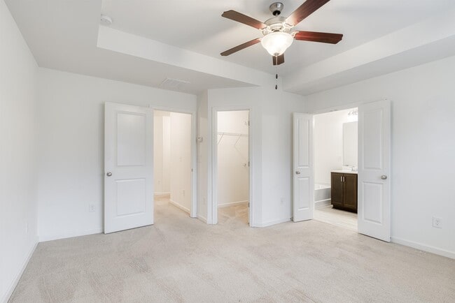 Building Photo - 5070 Longview Walk