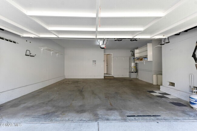 Building Photo - 408 Via Colinas