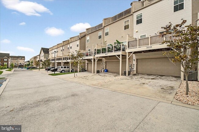 Building Photo - 22739 Tate St