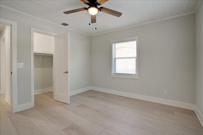 Building Photo - 320 NW 6th Ave