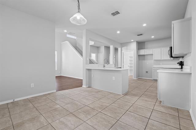 Building Photo - 1351 Kingston Pl