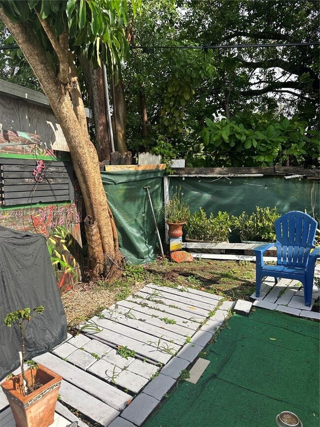 Building Photo - 2375 NE 137th St