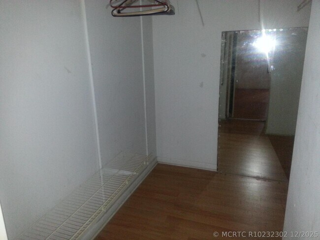 Building Photo - 714 Sunny Pine Way