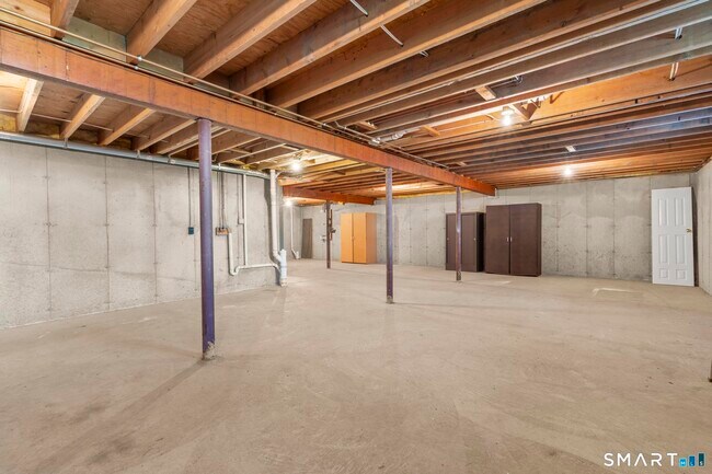 Building Photo - 43 Pepper Bush Ln