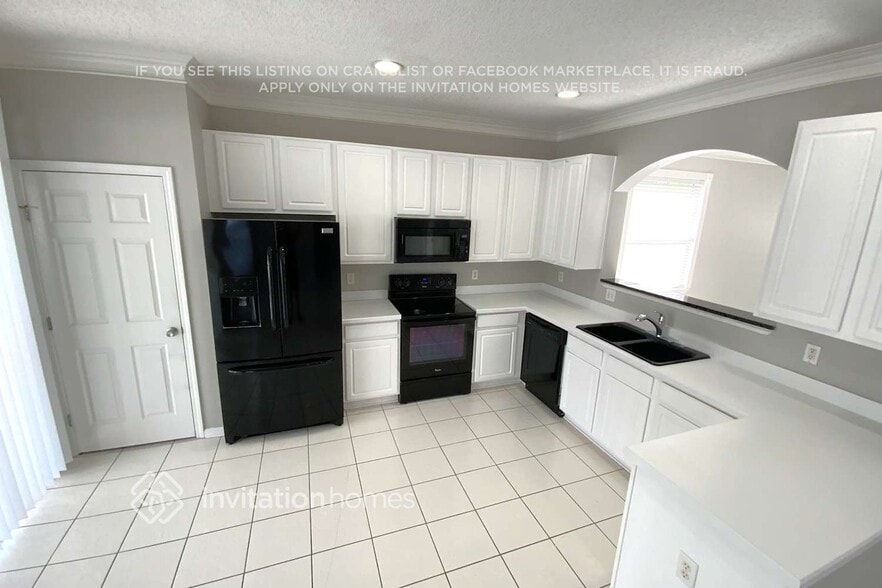 Building Photo - 812 Lapoma Way