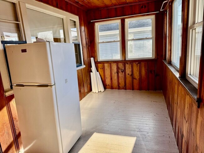 Building Photo - 56 Stafford Rd