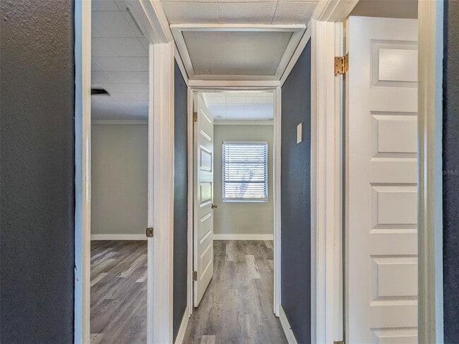 Building Photo - 6504 Lincoln Rd