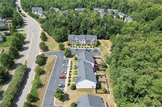 Building Photo - 444 Kingscote Ln