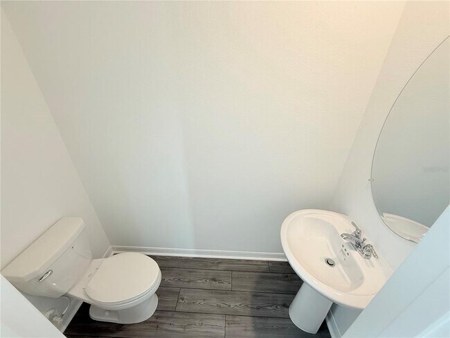 Building Photo - 3809 NE 32nd Ct