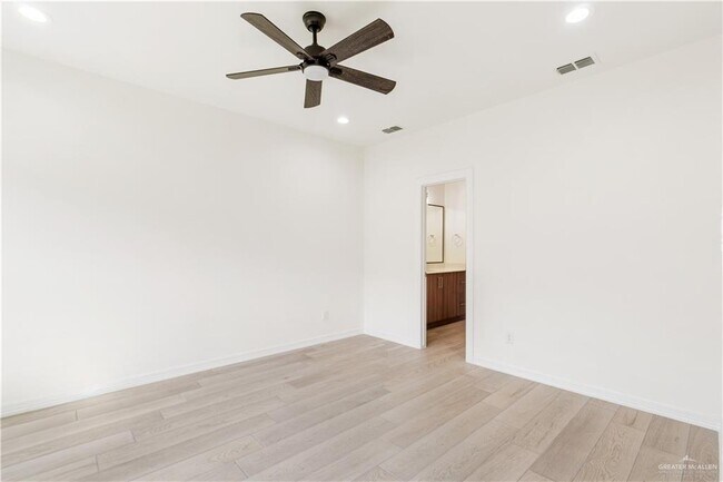 Building Photo - 2312 Corales St