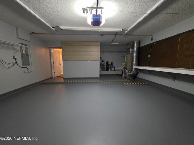 Building Photo - 86088 Meadowridge Ct
