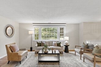 Building Photo - 1022 Pleasant St