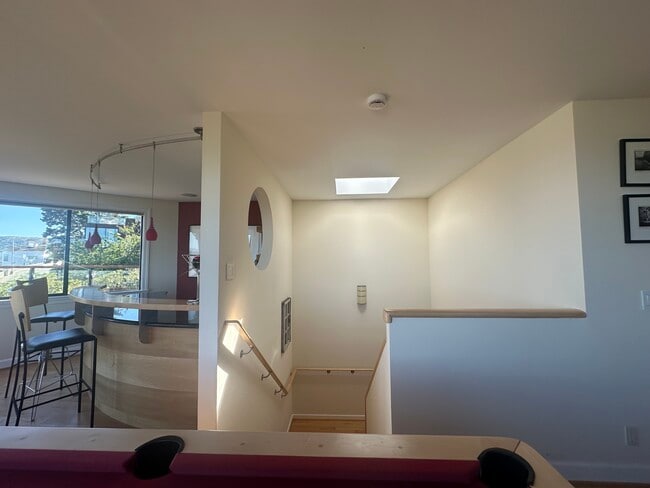 Building Photo - 304 Twin Peaks Blvd