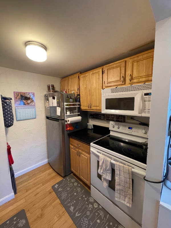 Building Photo - 122 Sycamore St