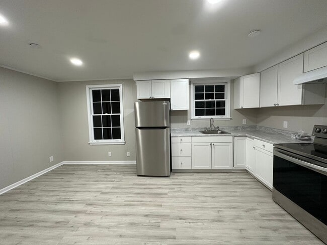 Building Photo - Newly renovated 4 bedroom home for rent!