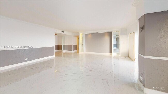 Building Photo - 1800 NE 114th St