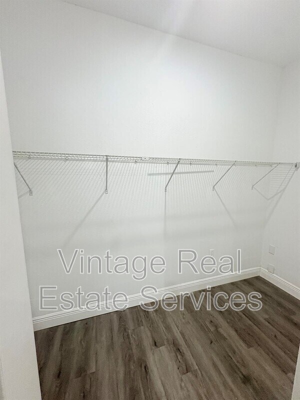 Building Photo - 4203 E Yukon St