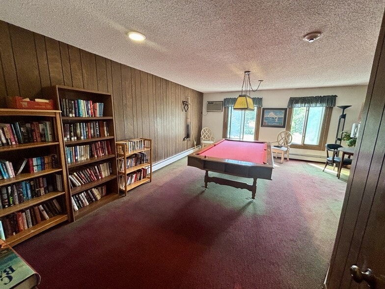 Building Photo - 255 Westview Dr