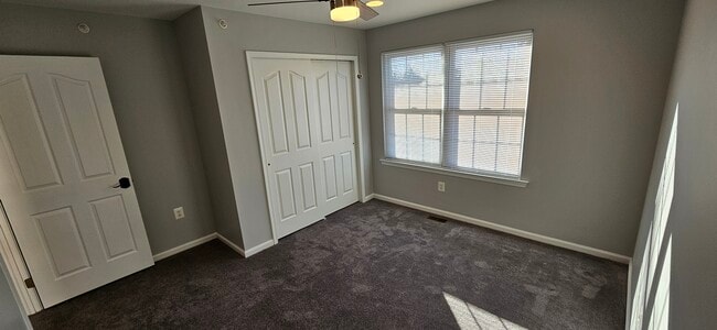 Building Photo - 911 Caralea Dr