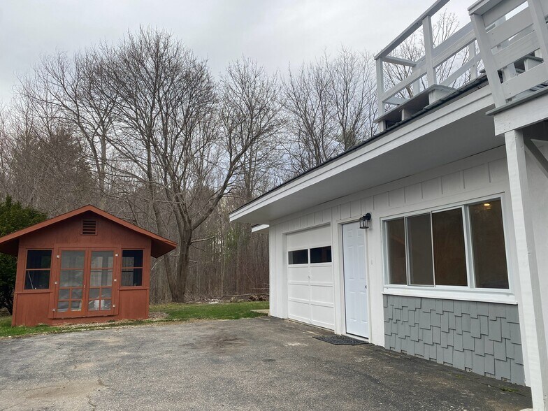 Building Photo - 84 Tuttle Ln