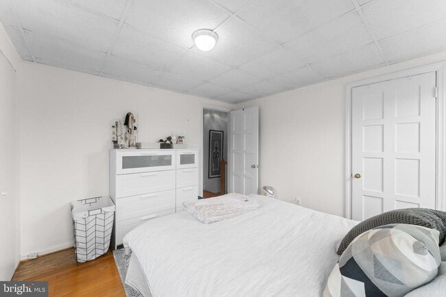 Building Photo - 5816 N Kings Hwy