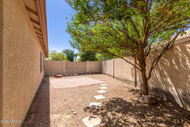 Building Photo - 8156 W Tonto Ln