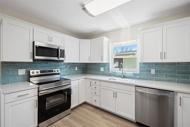 Building Photo - 662 Villa Grande Ave S