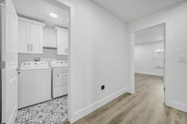 Building Photo - 11728 Raintree Dr