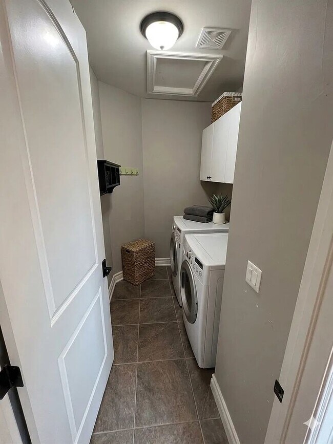 Building Photo - Bright Corner-Lot 4-Bedroom Home in Desirable Niwot Neighborhood+Office