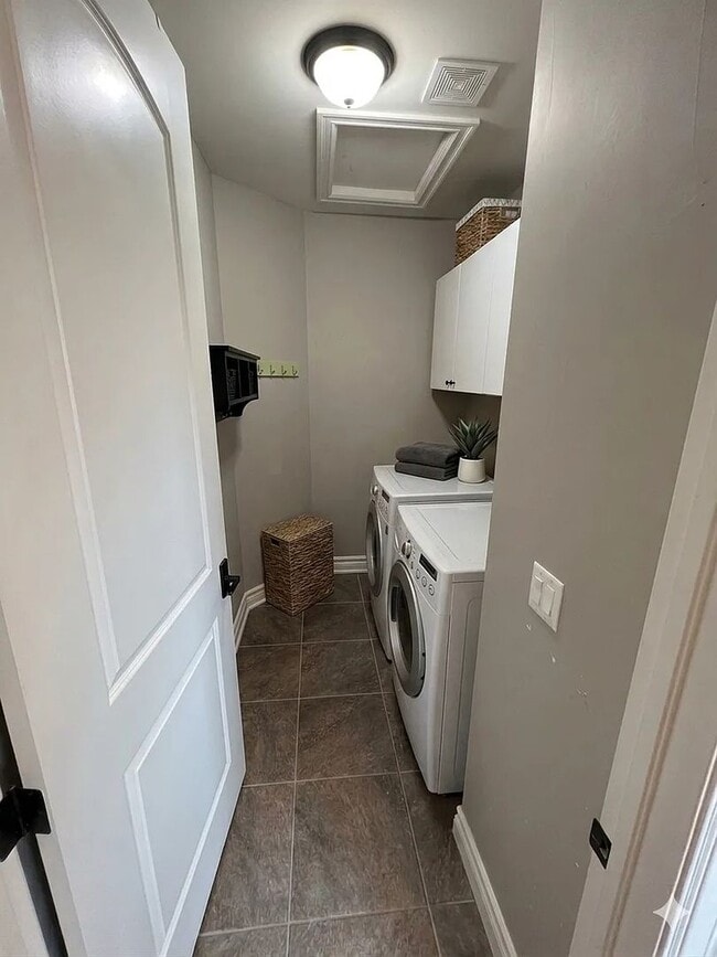Building Photo - Bright Corner-Lot Home in Desirable Niwot Neighborhood