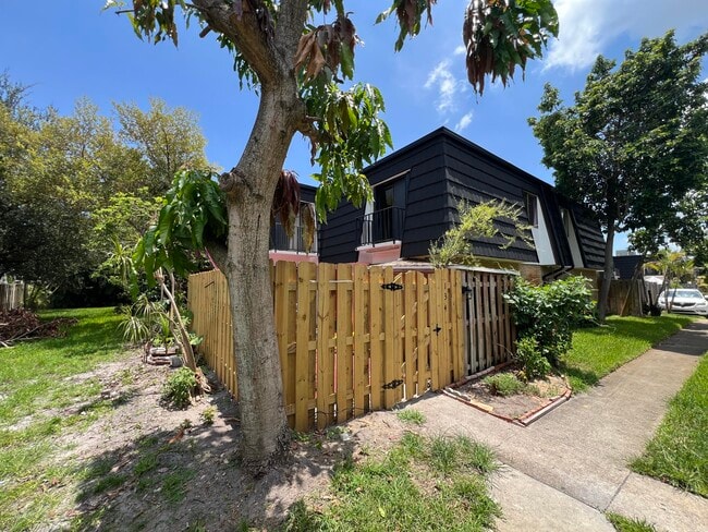 Building Photo - 134 Woodland Rd