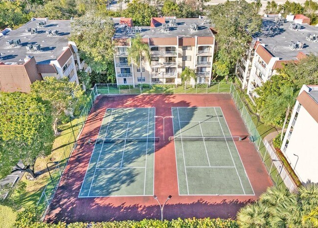 Building Photo - 9301 SW 92nd Ave