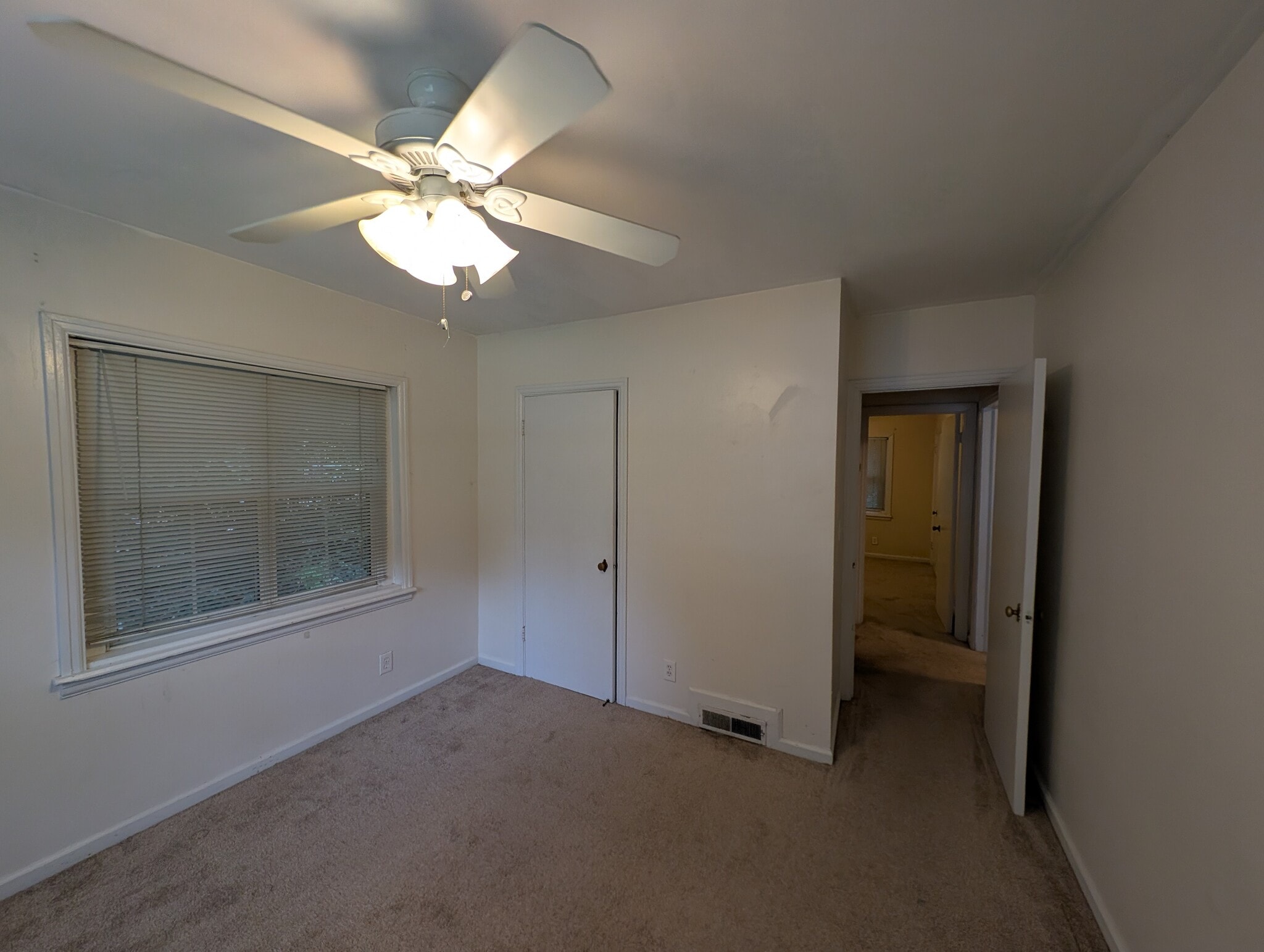 Building Photo - 211 Garden Ln