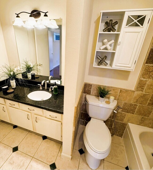 Building Photo - 2001 Bering Dr