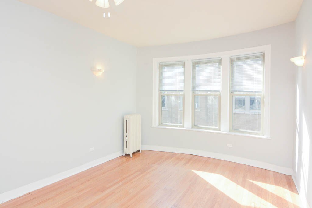 Building Photo - 4232 N Paulina St