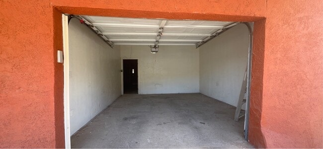Building Photo - 109 N Pinal Ave