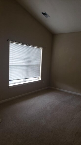 Building Photo - 1130 SW 170th Ave