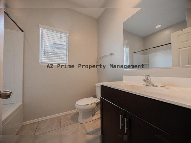 Building Photo - 43606 Juniper Ave